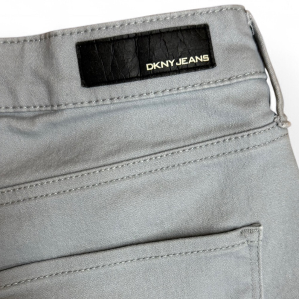 DKNY Jeans Women's Rolled Hem Chino Shorts - Size 4 - Picture 8 of 8